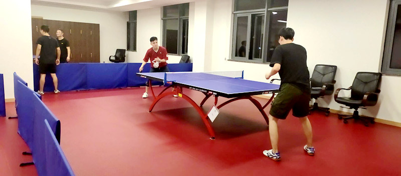 雷竞技乒乓球俱乐部举办内部交流比赛