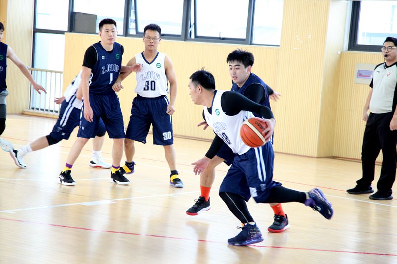 第十五届雷竞技文化节篮球赛顺利举行